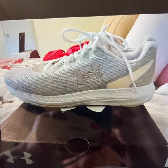 Under Armour Women's White and Gray Athletic Shoes Size 8 - Picture 2 of 7